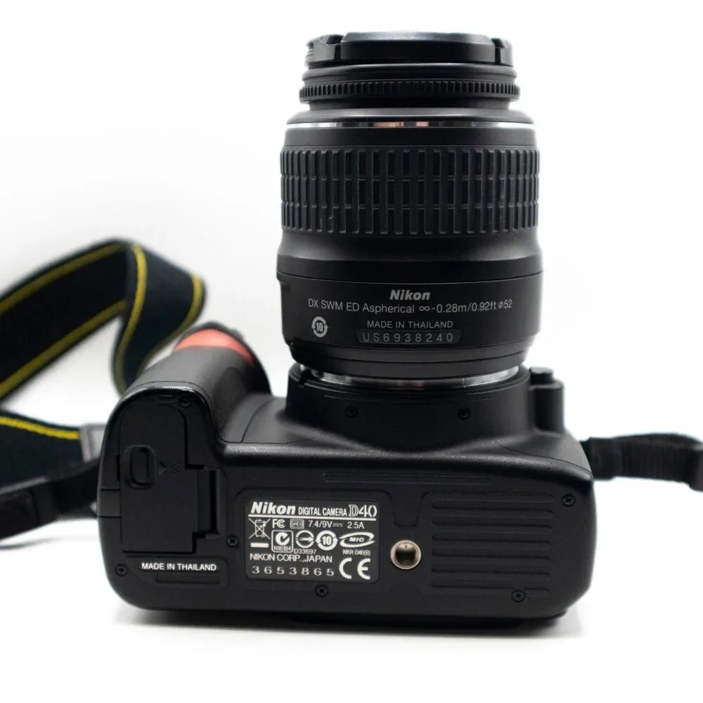 NIKON D40 Camera DSLR w/ 18-55mm + 55-200mm Lens Strap & Charger Included